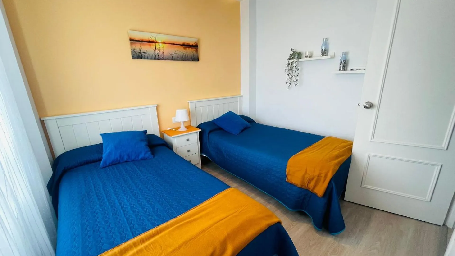 Apartamento Primera Linea De Playa Valdelagrana El Puerto de Santa Maria 0*,  Spain