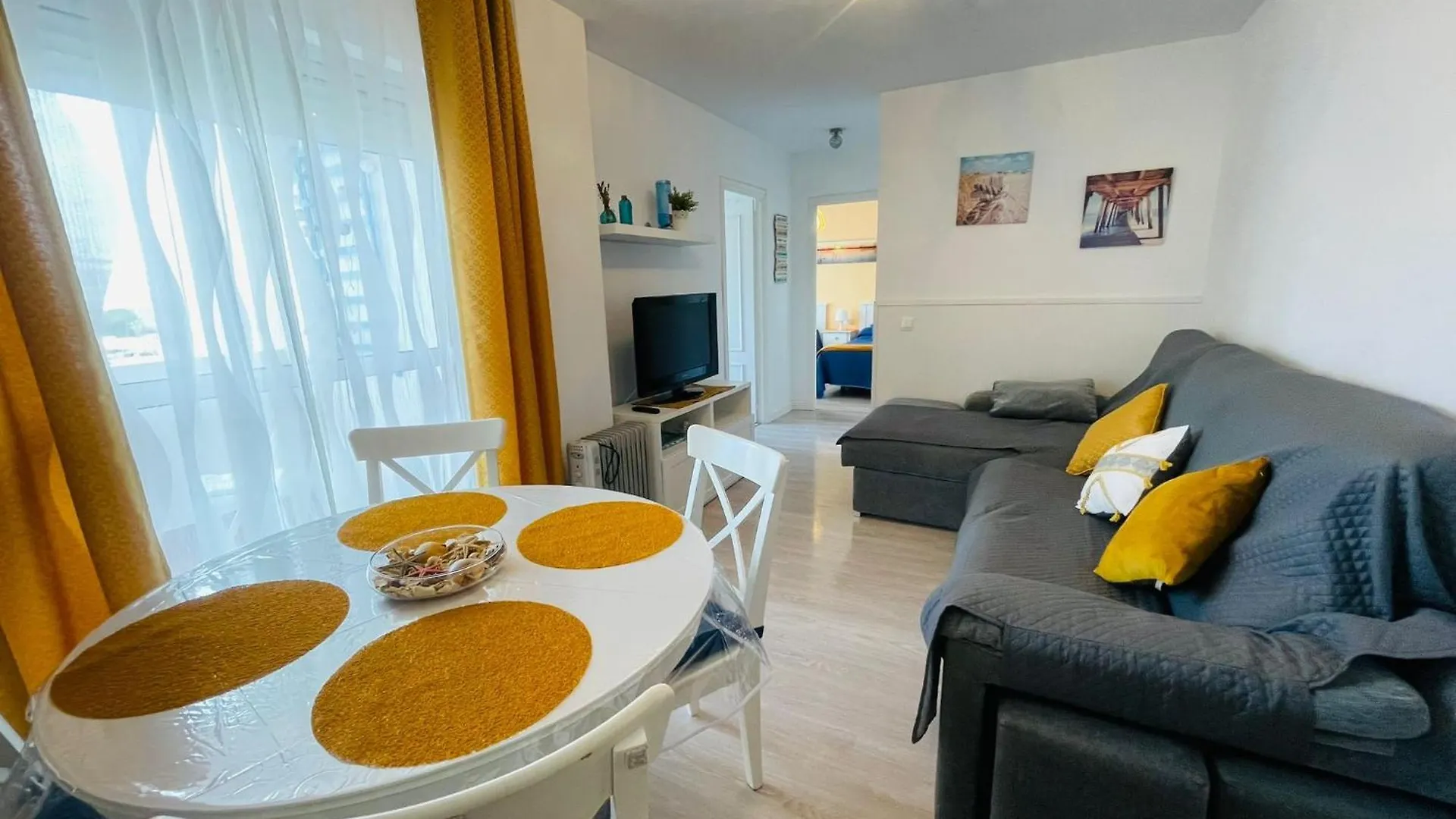 Apartment Apartamento Primera Linea De Playa Valdelagrana El Puerto de Santa Maria